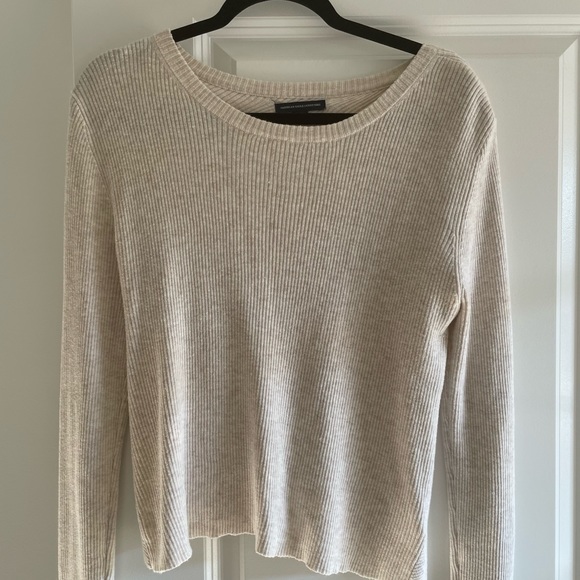 Creamy beige Large American Eagle Crop with crisscross back (fits like a dream) - Picture 2 of 4